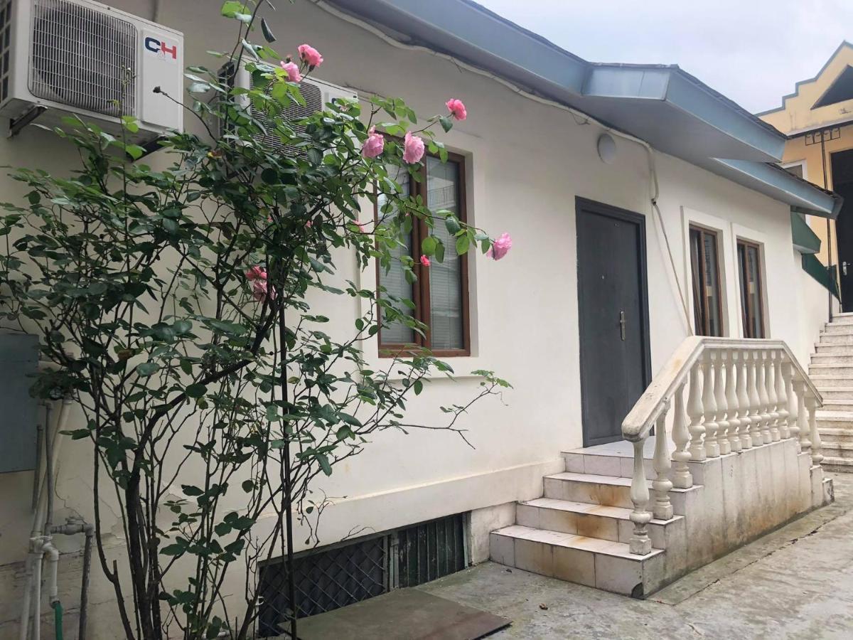 Apartment In The City Center - Old Batumi Exterior photo